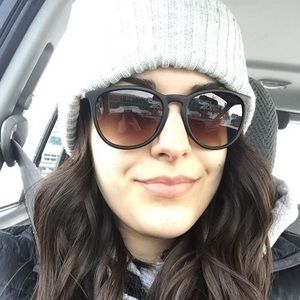 Meet your Posher, Carolyn